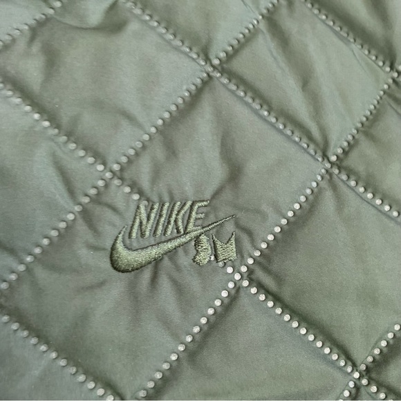 Nike SB Skateboarding Green Bomber Jacket Size Medium - Picture 5 of 12